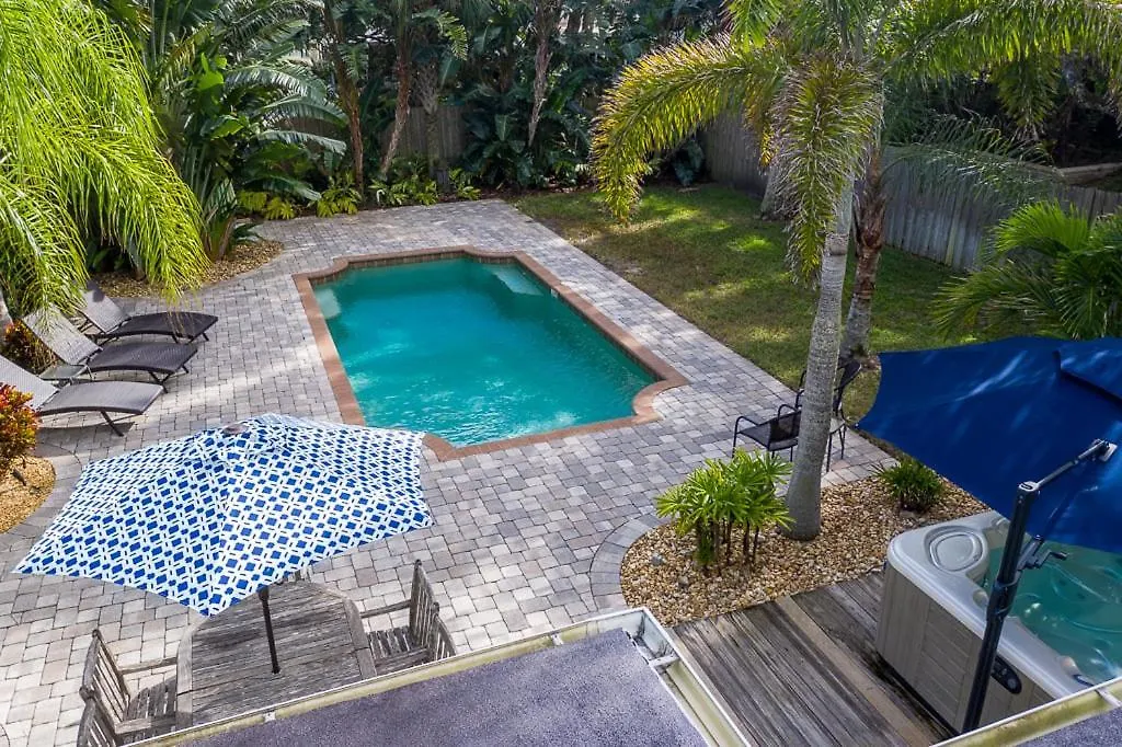 821 E 11Th Avenue - Turtles Nest Pool Home Vancouver Canada